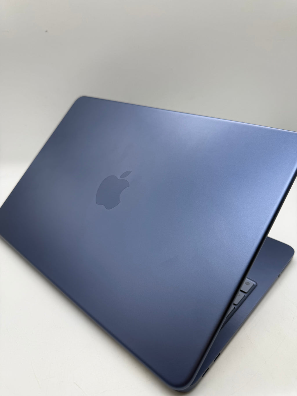 Apple MacBook Neo 256GB Indigo, Grade A