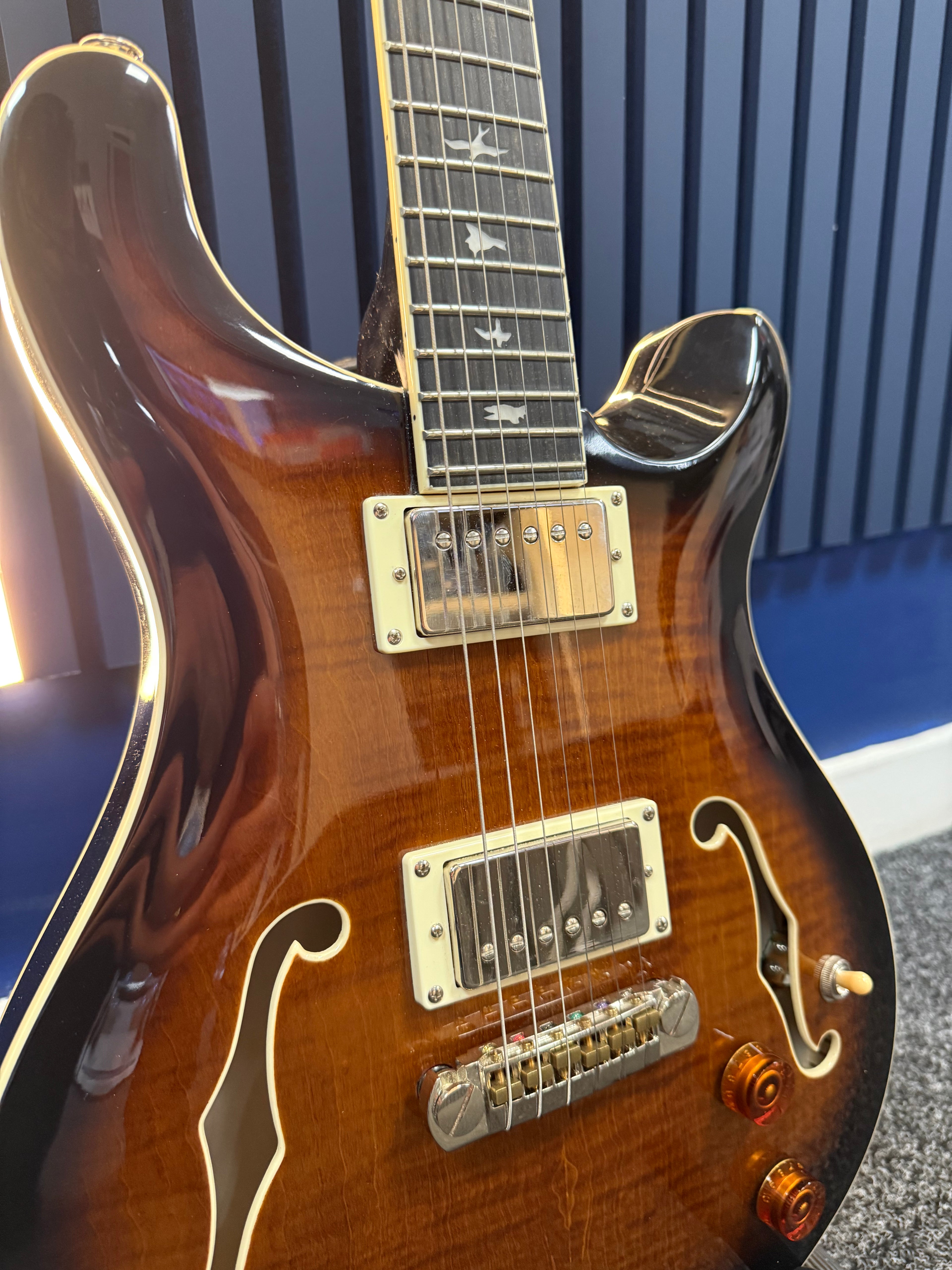 PRS Hollowbody SE 6 String Electric Guitar Black/Gold Burst, Grade A