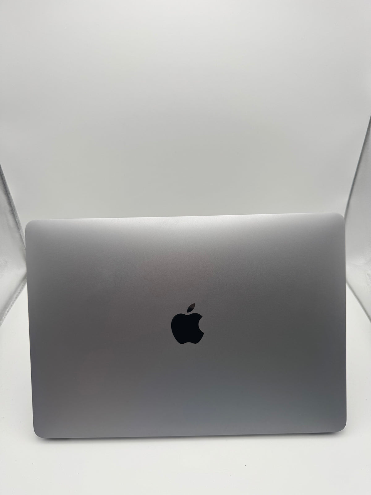 MacBook Pro 13" 2017 i5 8GB RAM 256GB SSD, Grade B