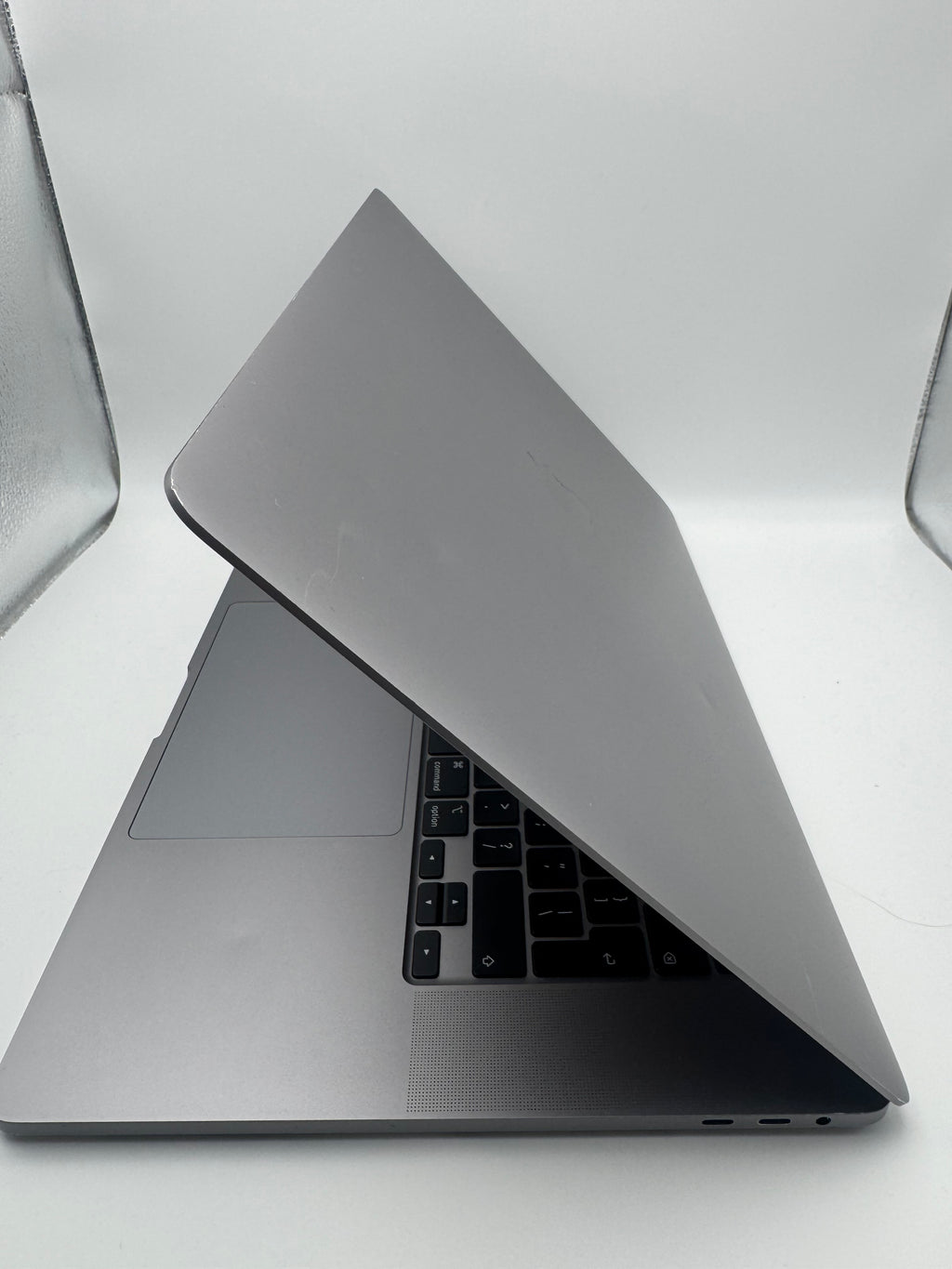 Macbook Pro 16" 2019 16GB 512GB Core i7 Space Grey, Grade C