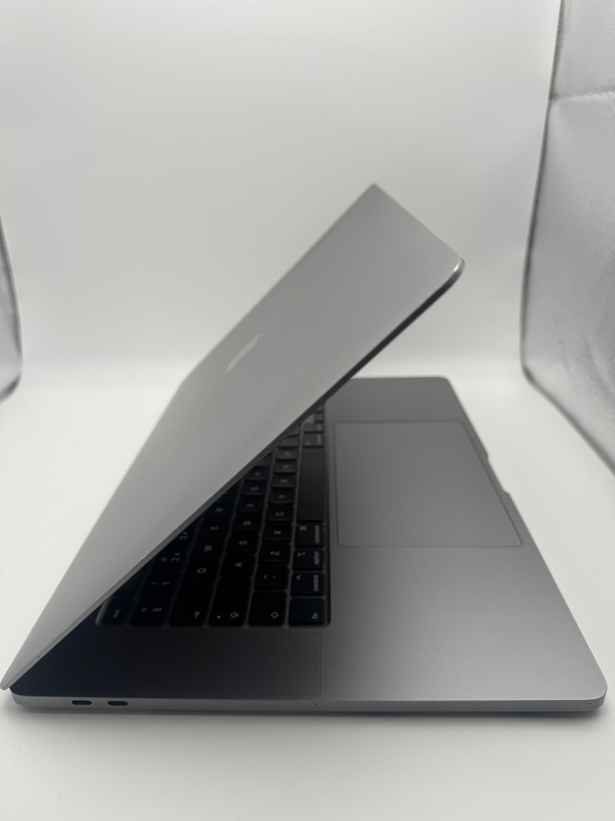 Macbook Pro 16" 2019 16GB 512GB Core i7 Space Grey, Grade C