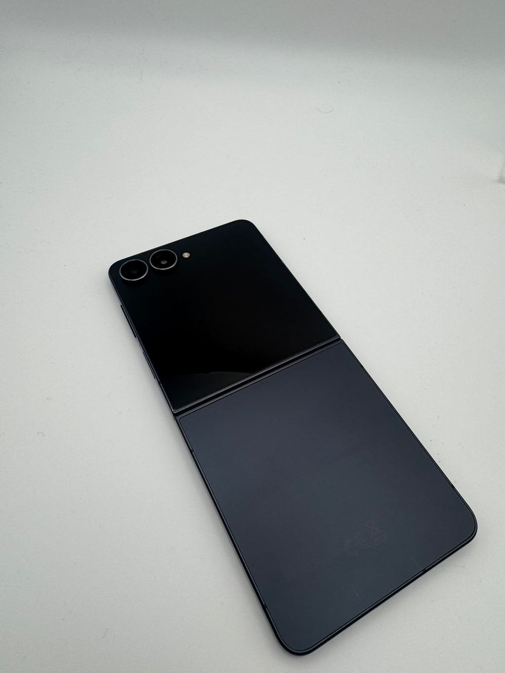 Samsung Galaxy Z Flip 7 256GB Black, Grade B