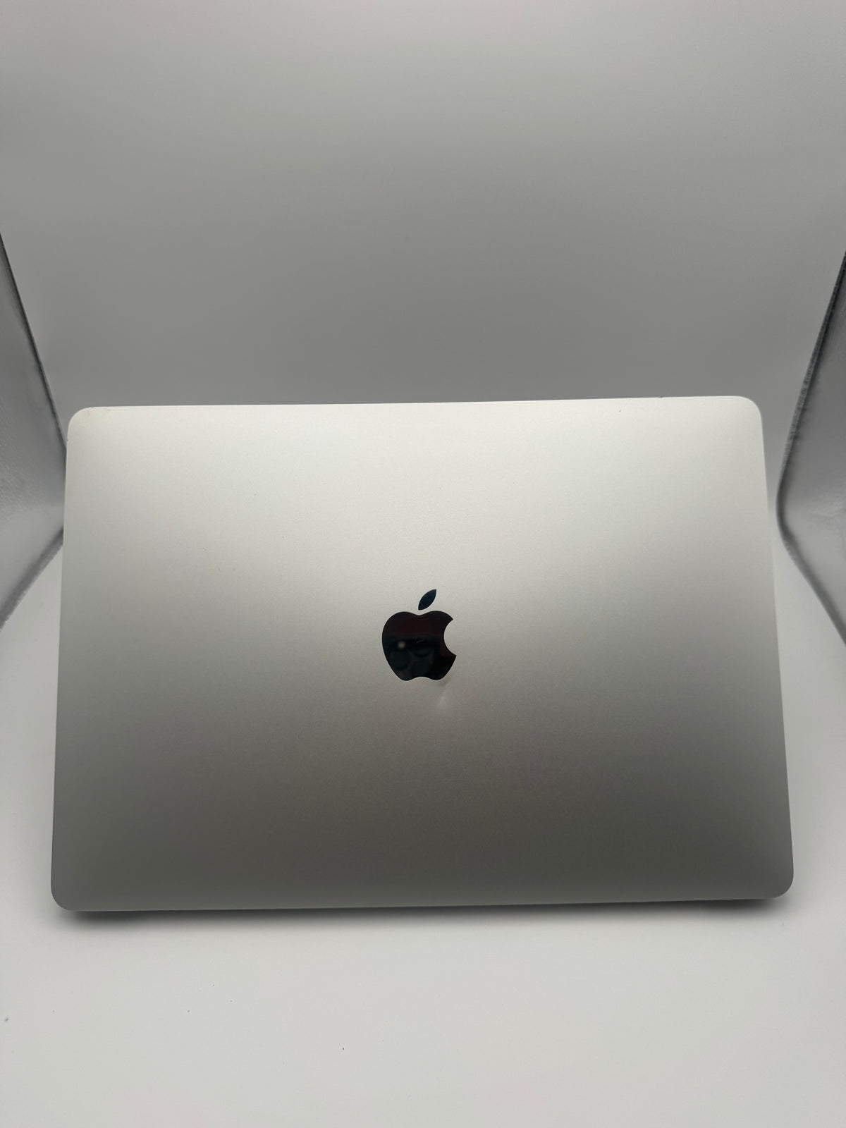 Macbook Air 13" 2019 8GB 128GB Core i5 Silver, Grade B