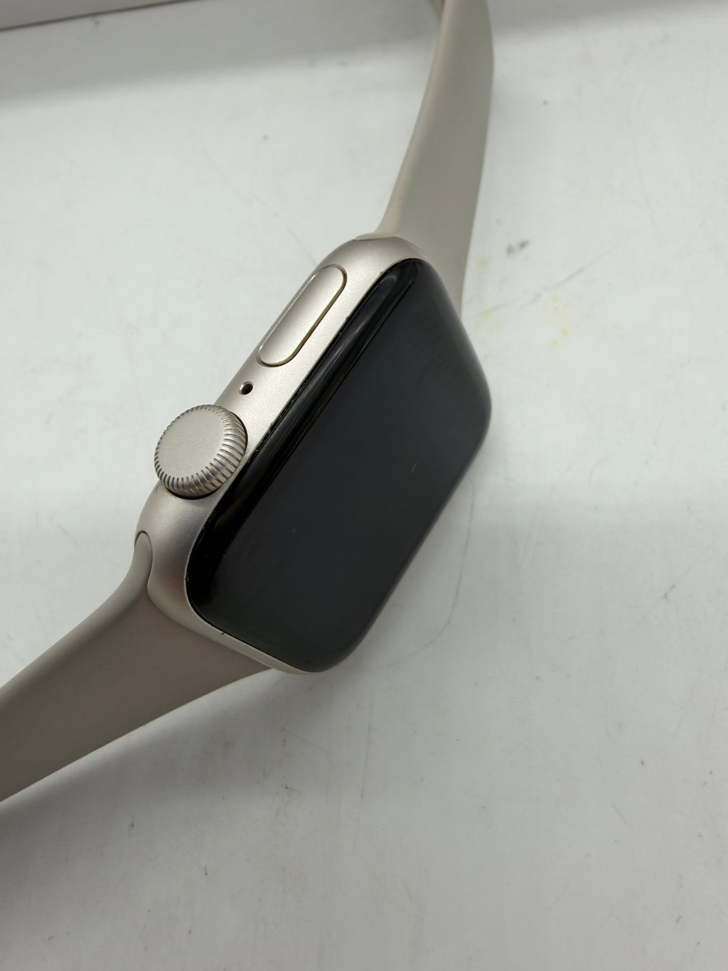 Apple Watch SE 2nd Gen 40mm Starlight, Grade B