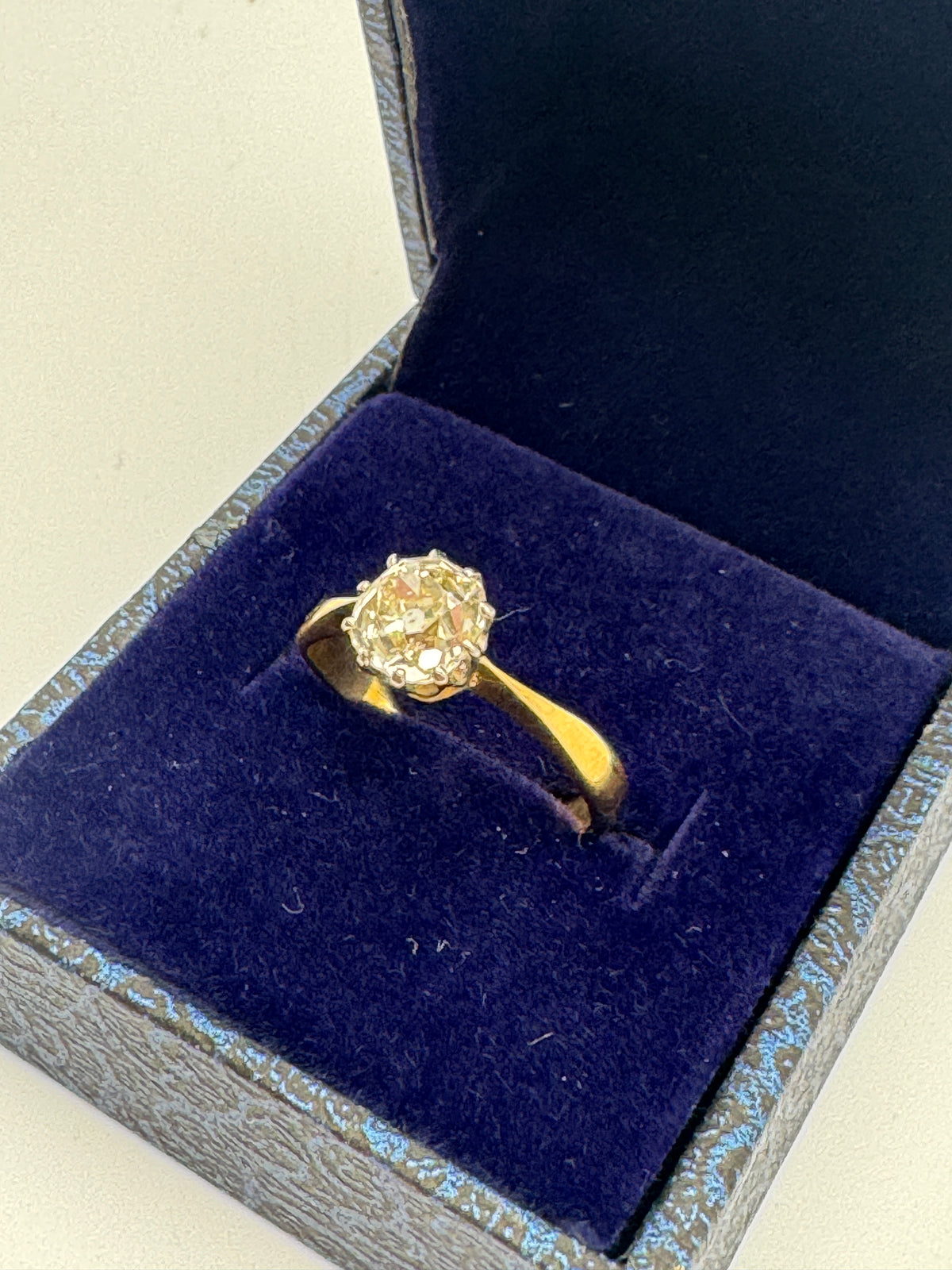 Ladies Claw Set Single Stone Diamond Ring 18CT Platiunum 1.25CT