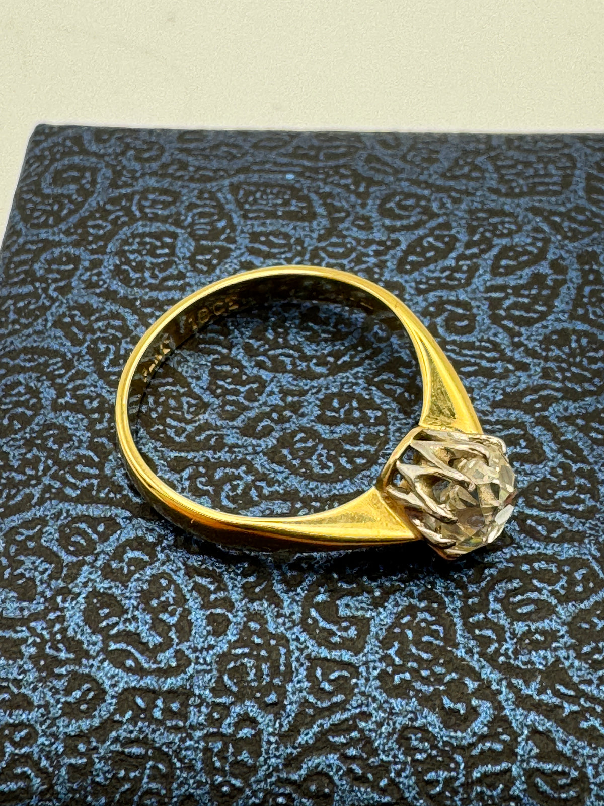 Ladies Claw Set Single Stone Diamond Ring 18CT Platiunum 1.25CT