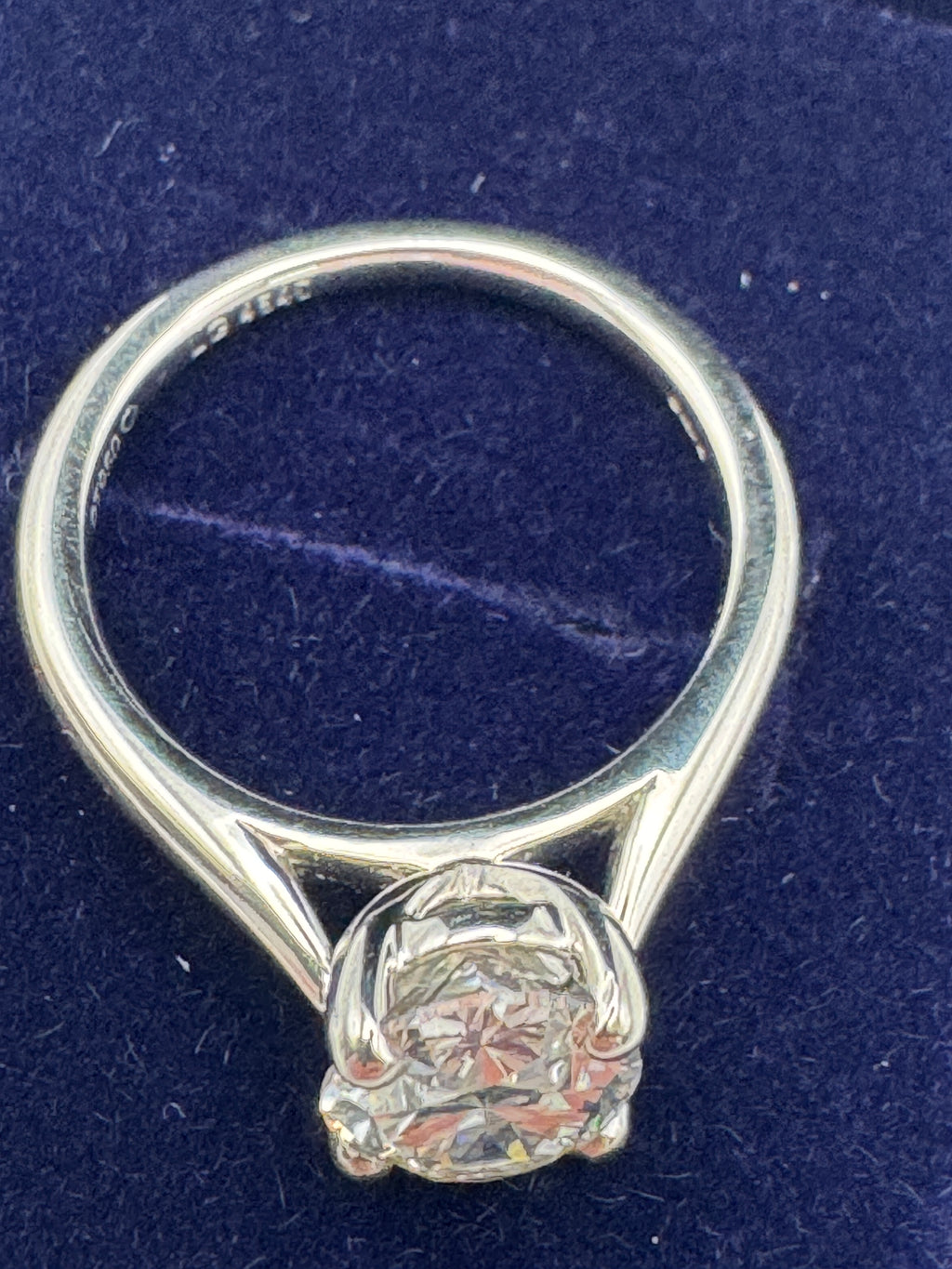 Platinum Ladies Ring With Oval Cut Lab Grown Diamond