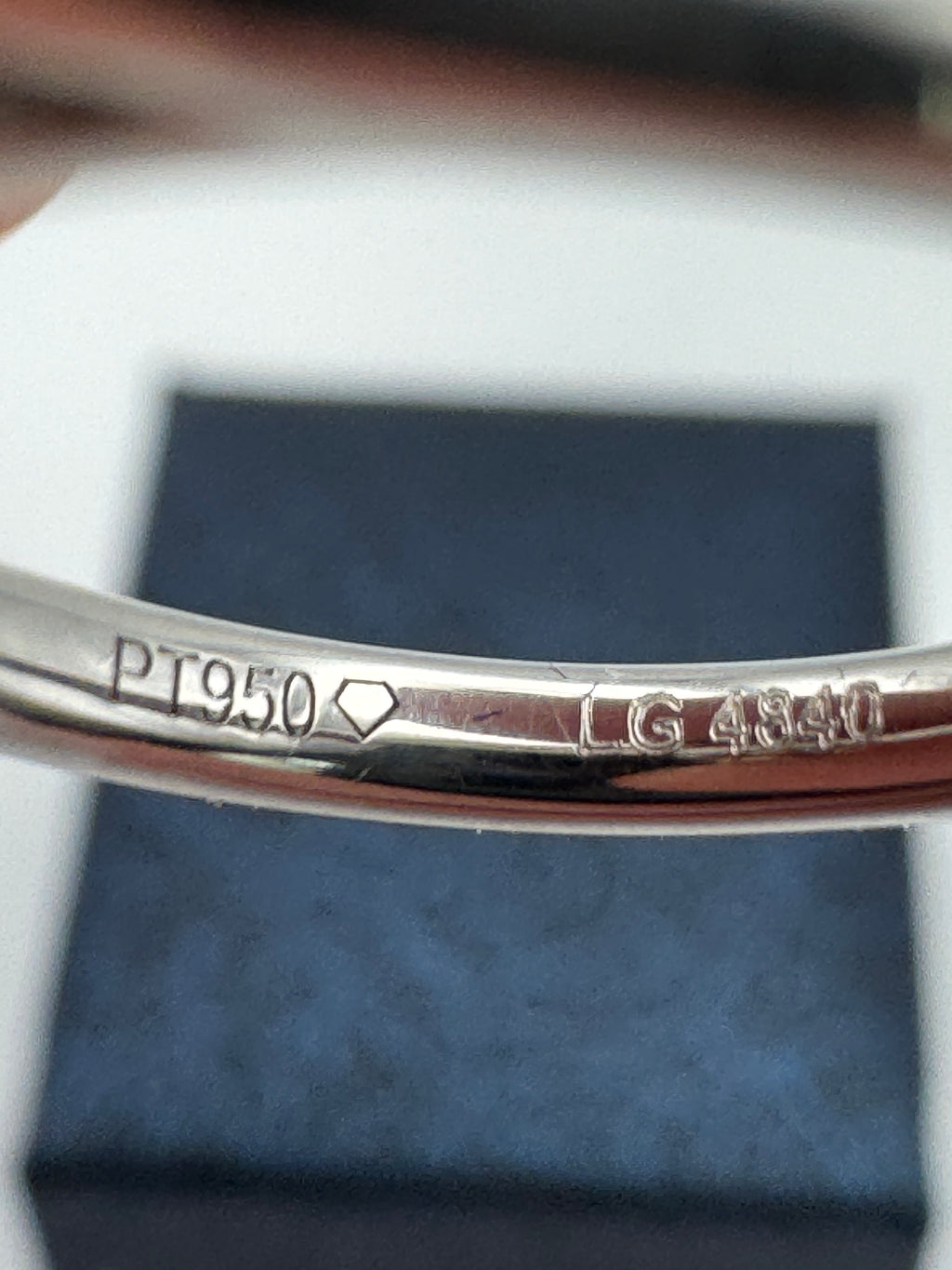 Platinum Ladies Ring With Oval Cut Lab Grown Diamond