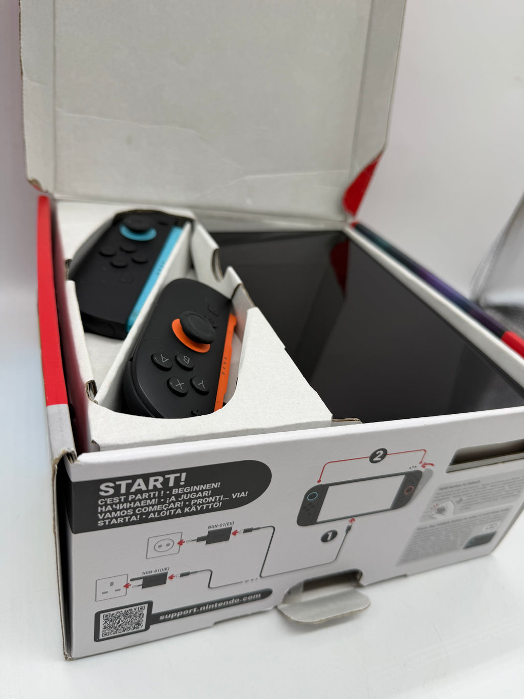 Nintendo Switch 2 256GB Bundle Black, Grade B