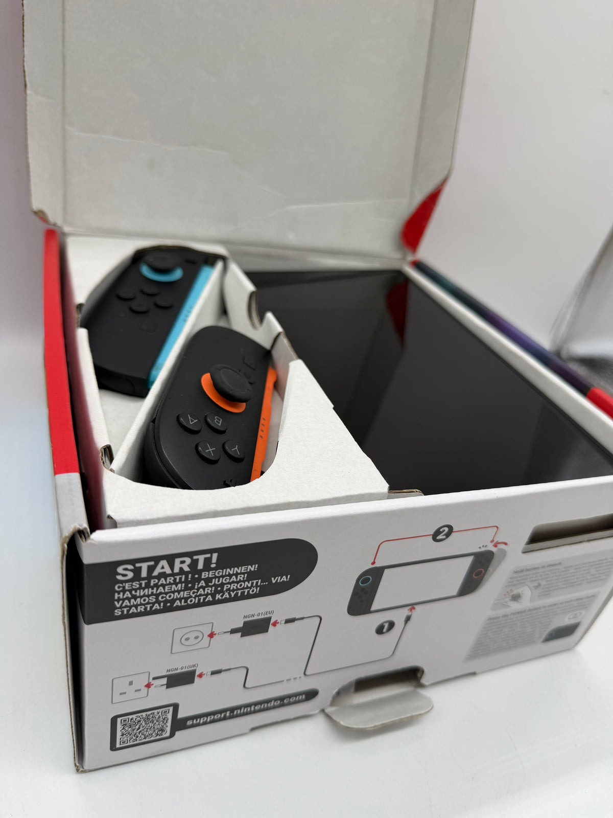 Nintendo Switch 2 256GB Bundle Black, Grade B