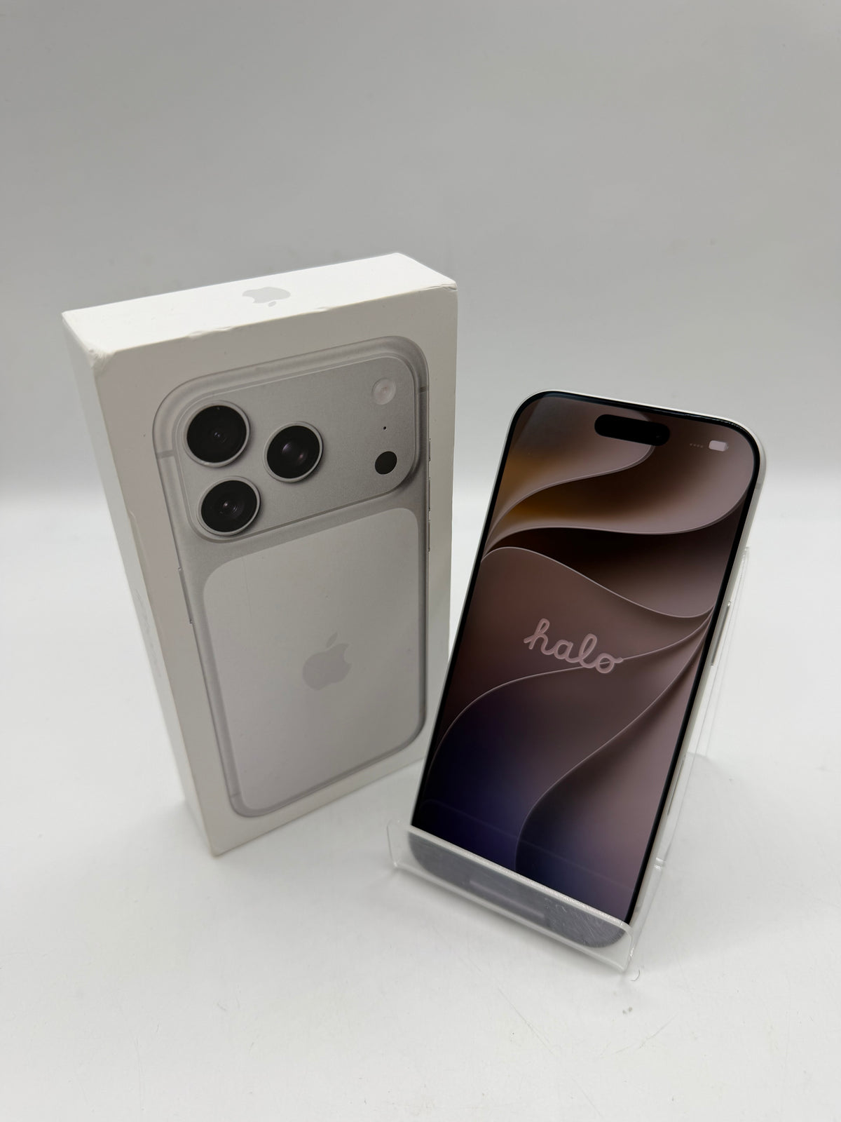 Apple iPhone 17 Pro 256GB Silver, Grade B