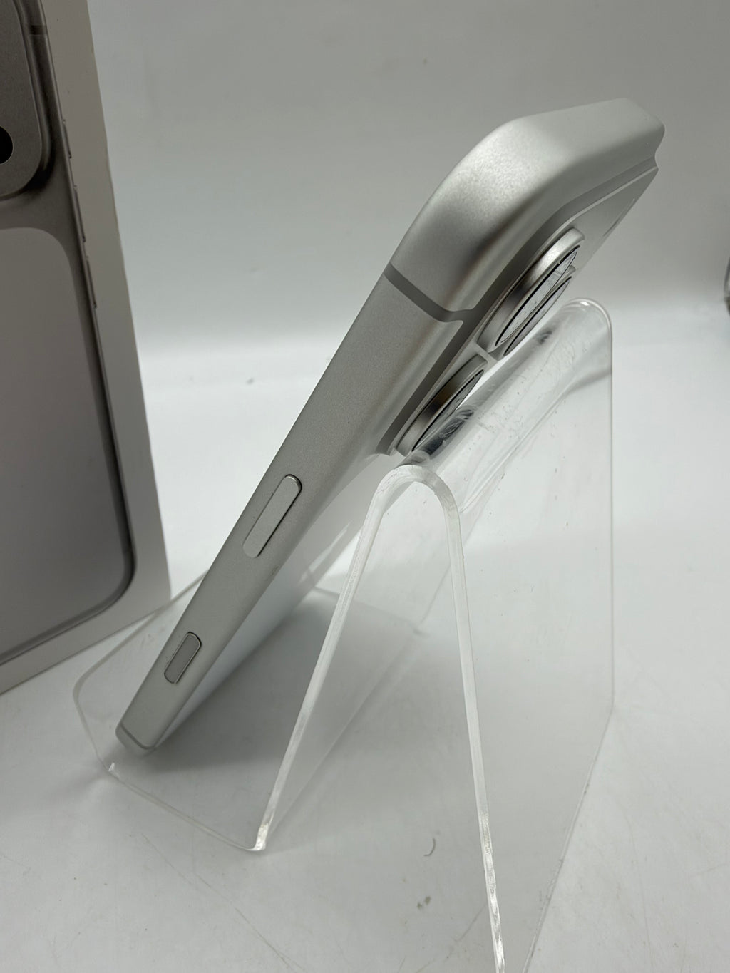 Apple iPhone 17 Pro 256GB Silver, Grade B