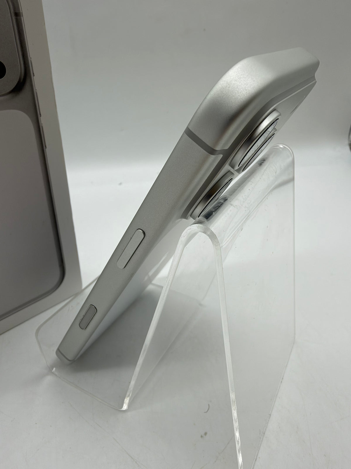 Apple iPhone 17 Pro 256GB Silver, Grade B