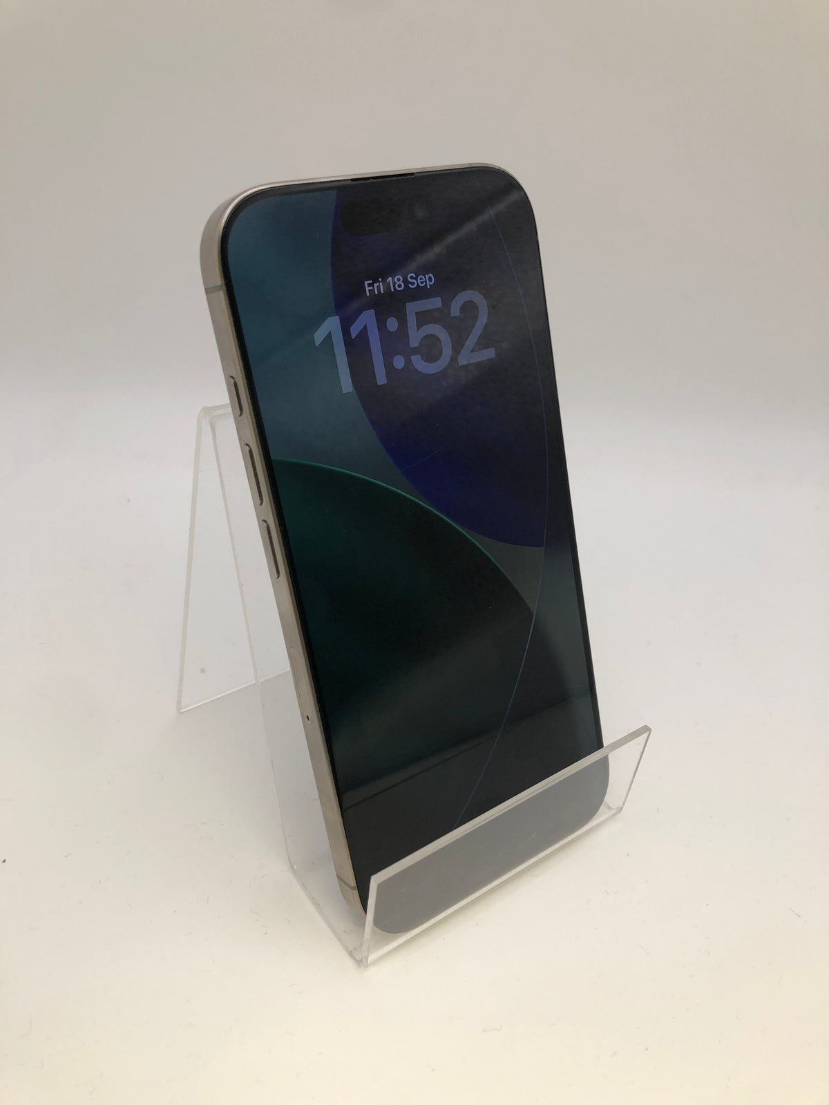 Apple iPhone 16 Pro 128GB Natural Titanium, Grade C