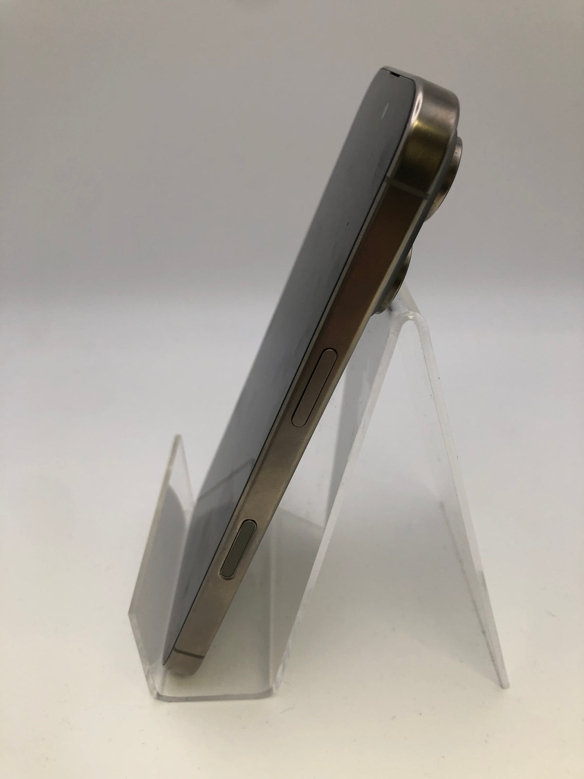 Apple iPhone 16 Pro 128GB Natural Titanium, Grade C