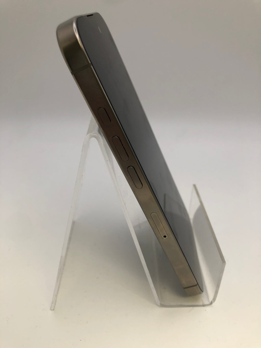Apple iPhone 16 Pro 128GB Natural Titanium, Grade C
