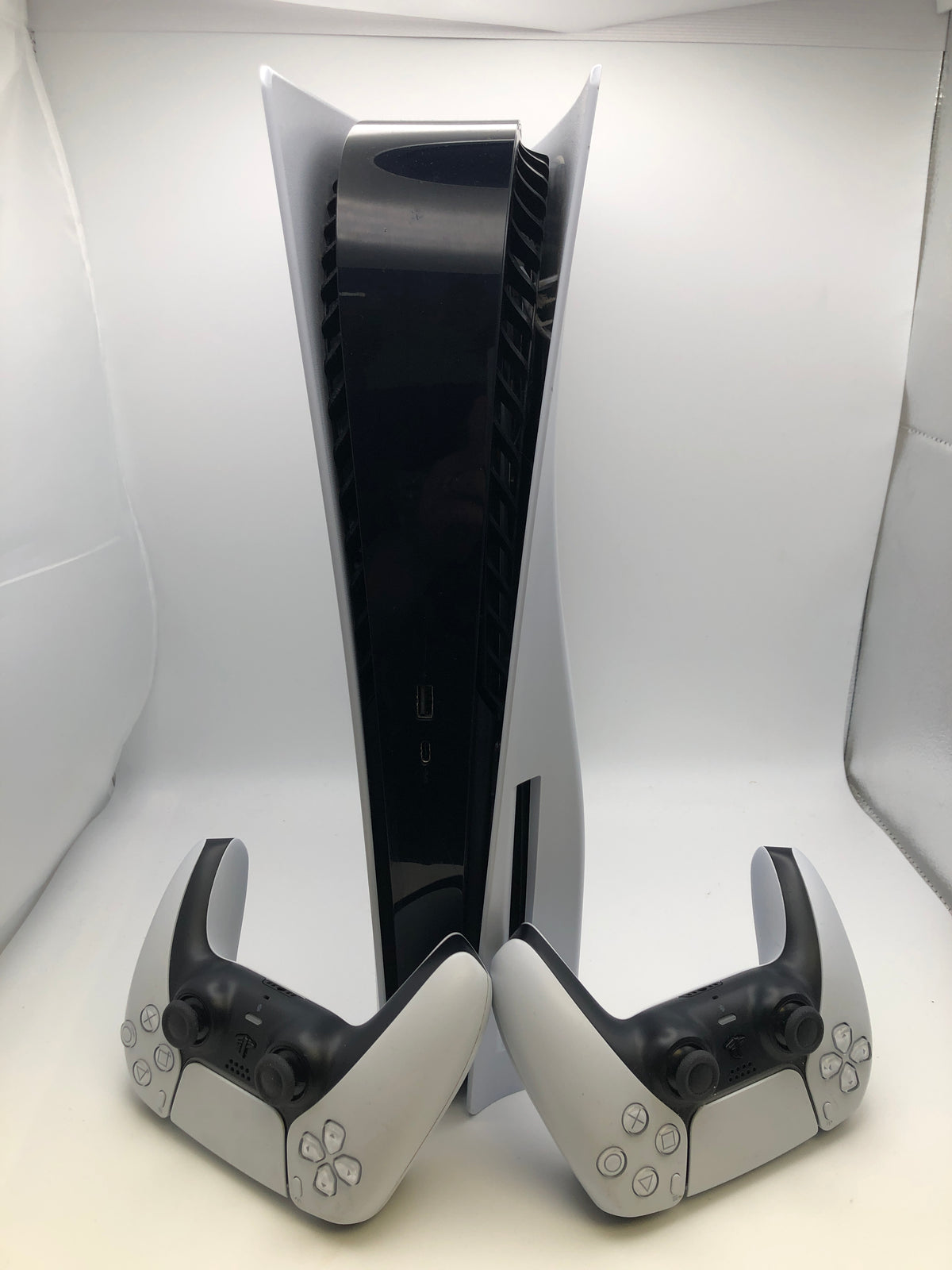 Sony PS5 Disc 825GB White With 2 Controllers, Grade B