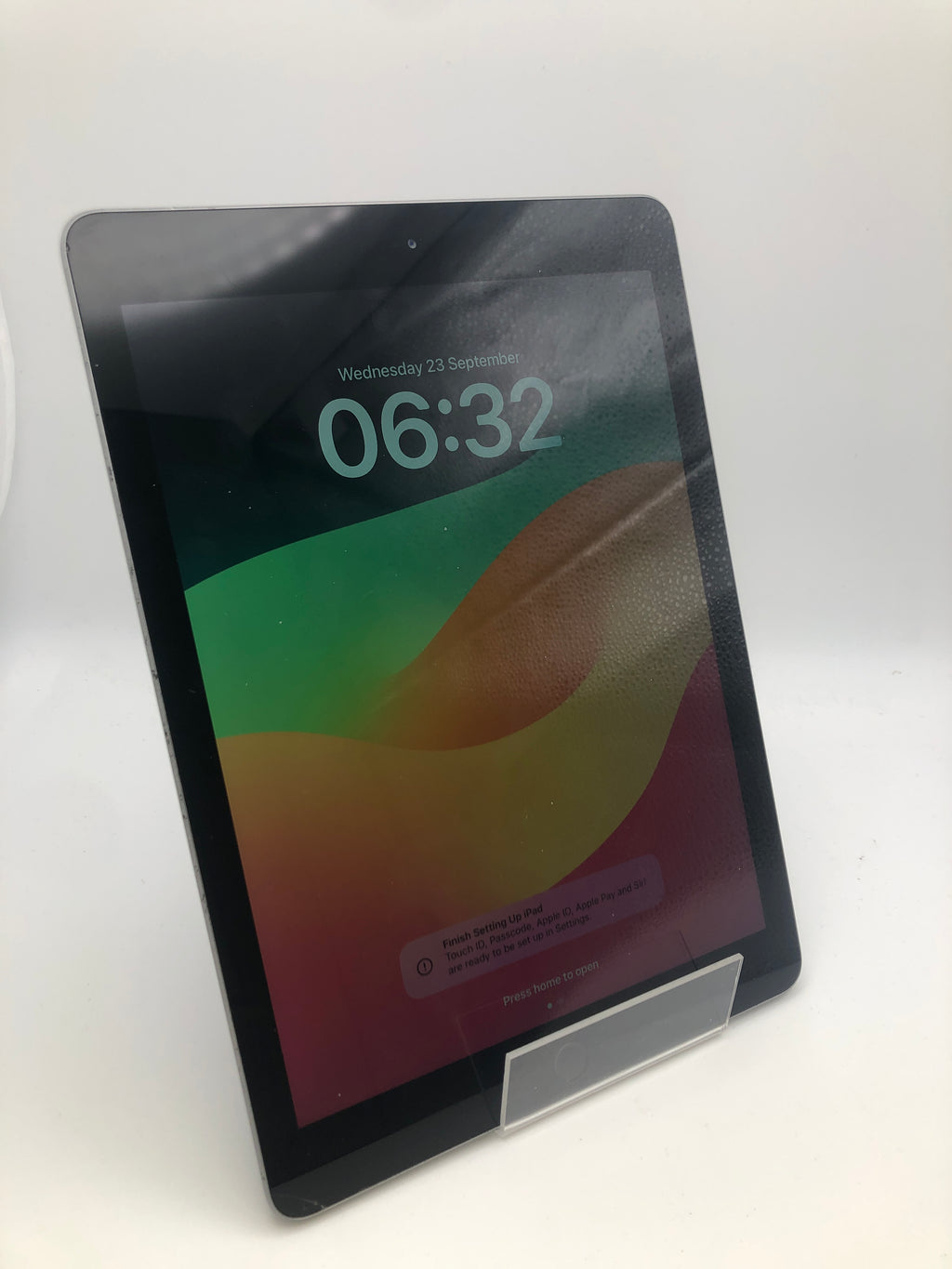 Apple iPad 6th Gen 32GB Space Grey, Grade C
