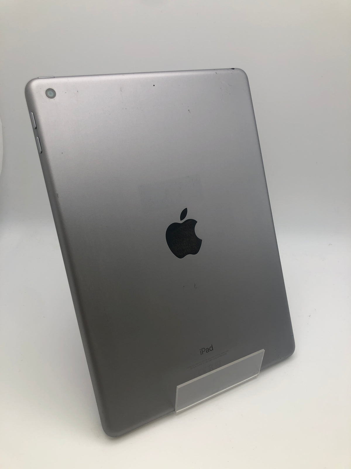 Apple iPad 6th Gen 32GB Space Grey, Grade C