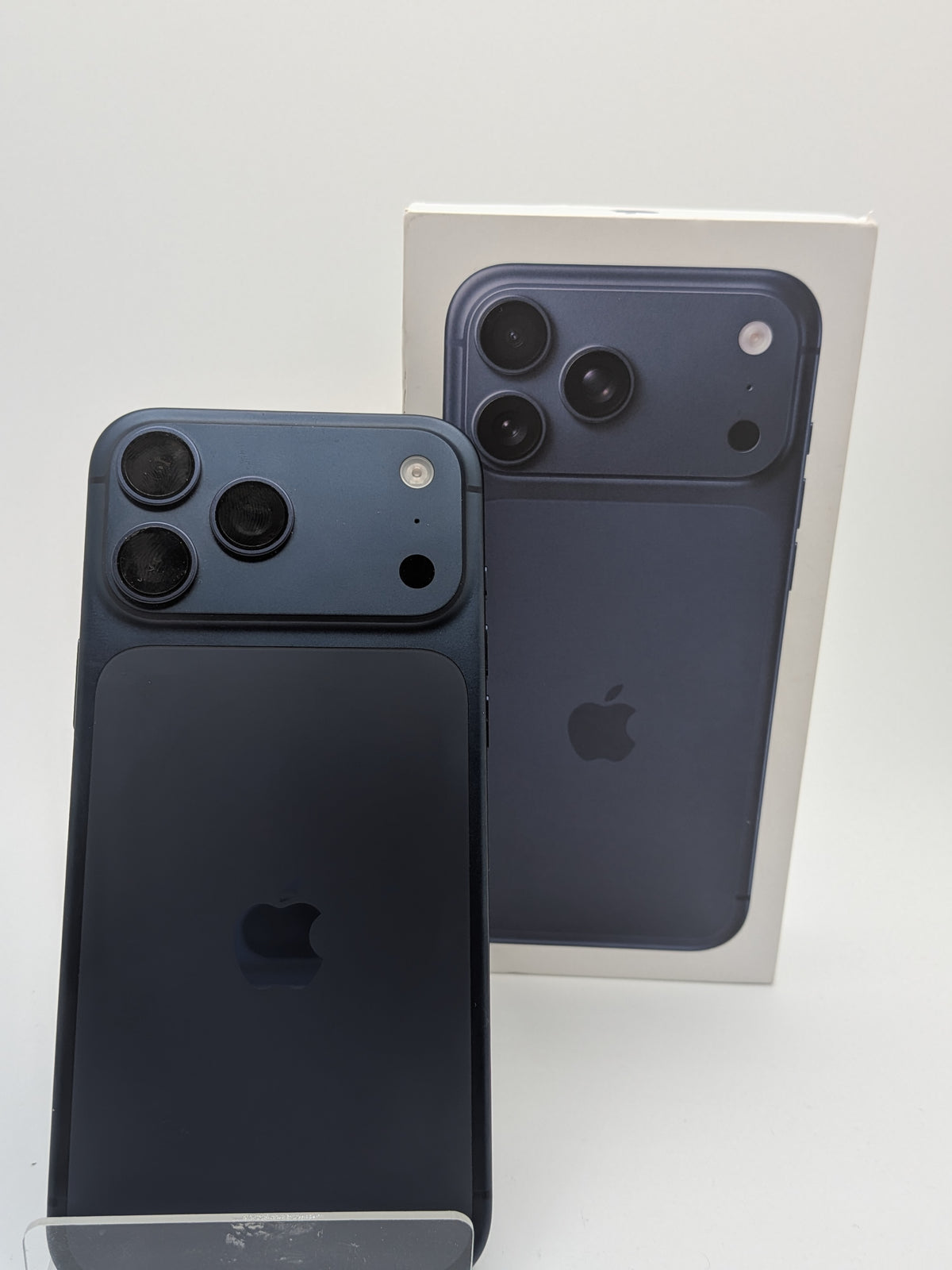 Iphone 17 Pro Max 256GB Deep Blue, Grade B
