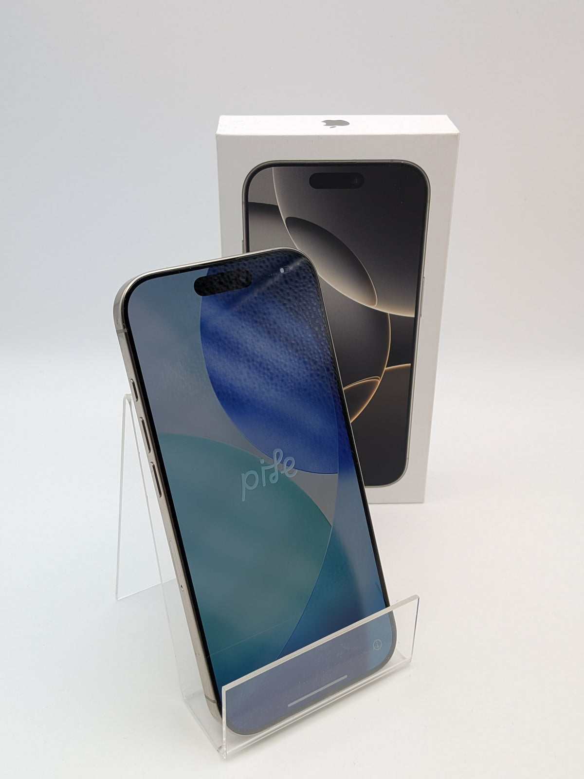Apple iPhone 16 Pro 128GB Natural Titanium, Grade B