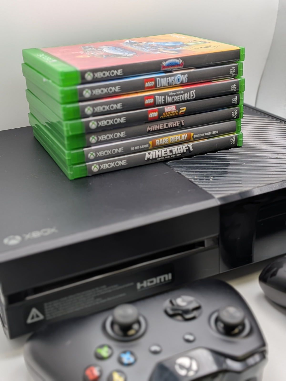 Xbox One Bundle, 500GB Black, Grade B