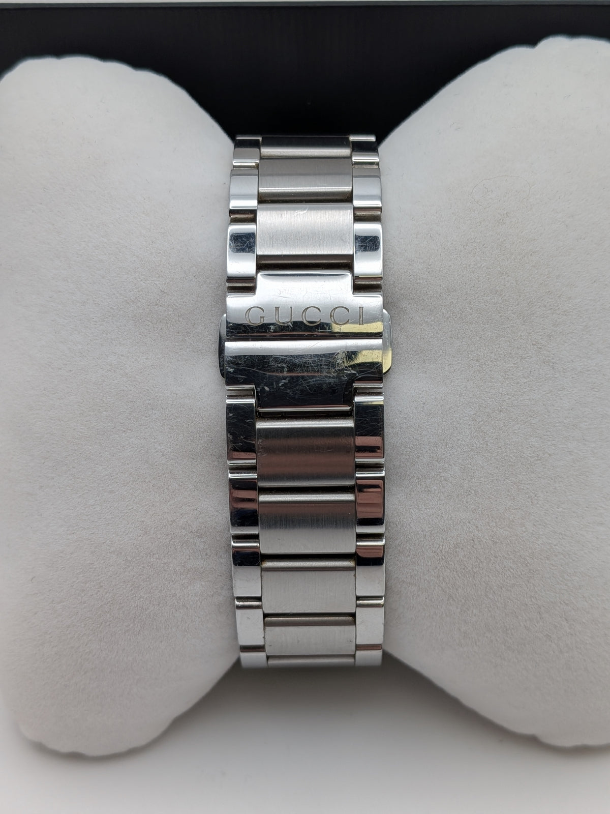 Gucci Watch YA101204 Grade B
