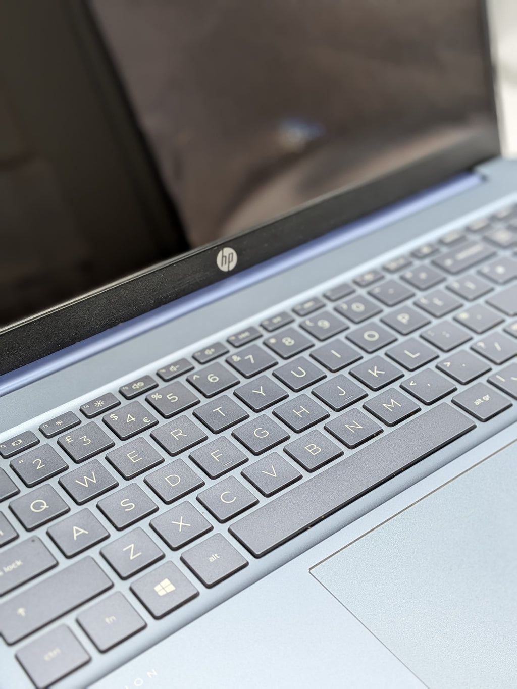 HP Pavillion 15-eh1502sa Laptop Blue Grade B