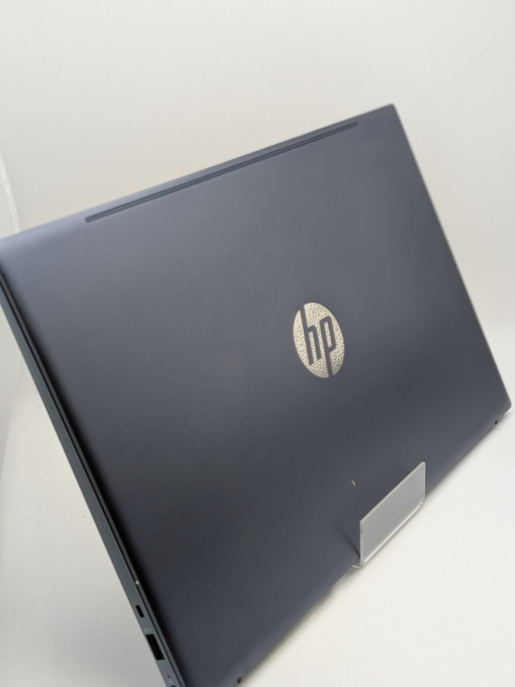 HP Pavillion 15-eh1502sa Laptop Blue Grade B