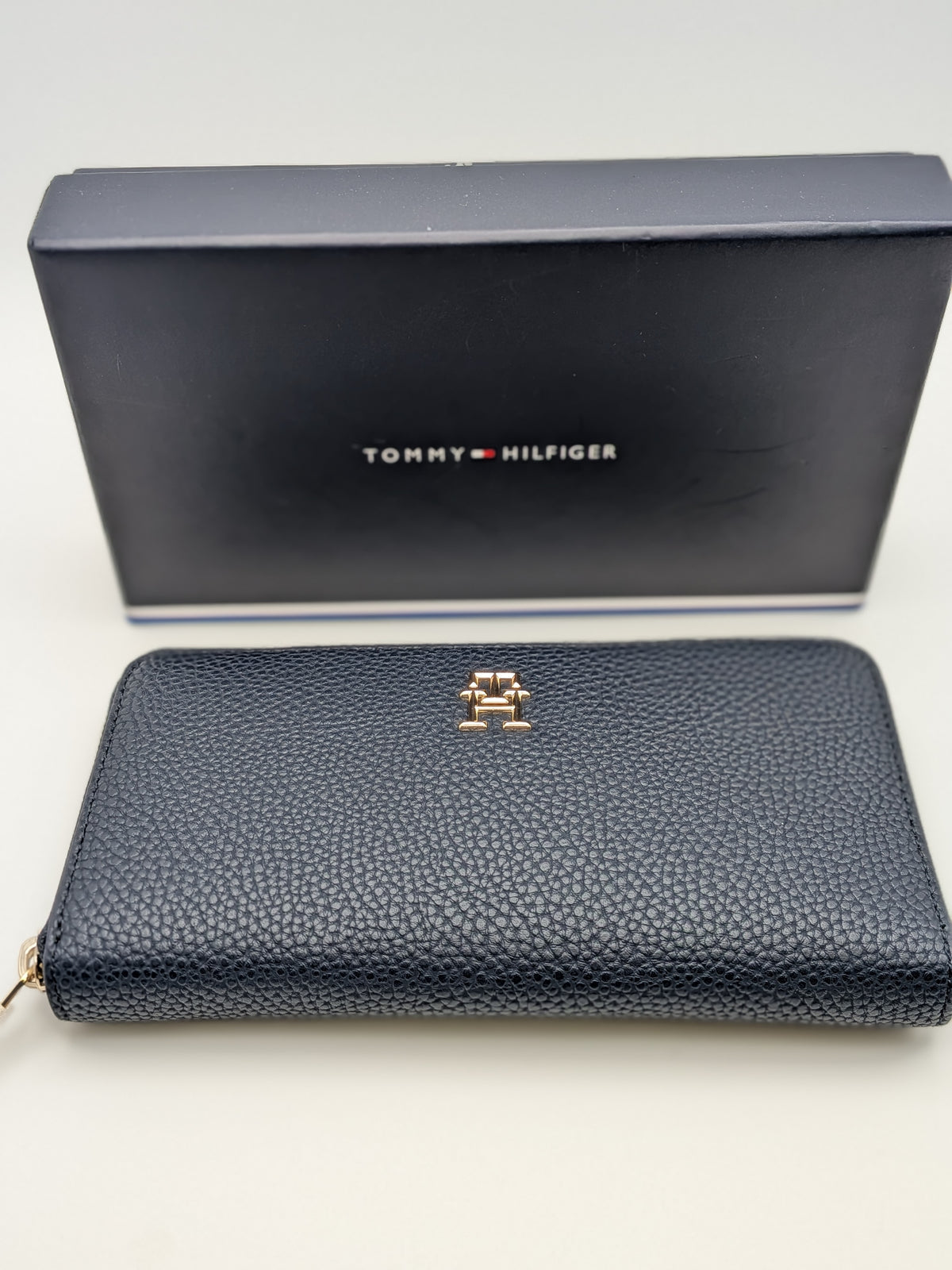 Tommy Hilfiger Emblem Purse, Large, Blue, Grade A