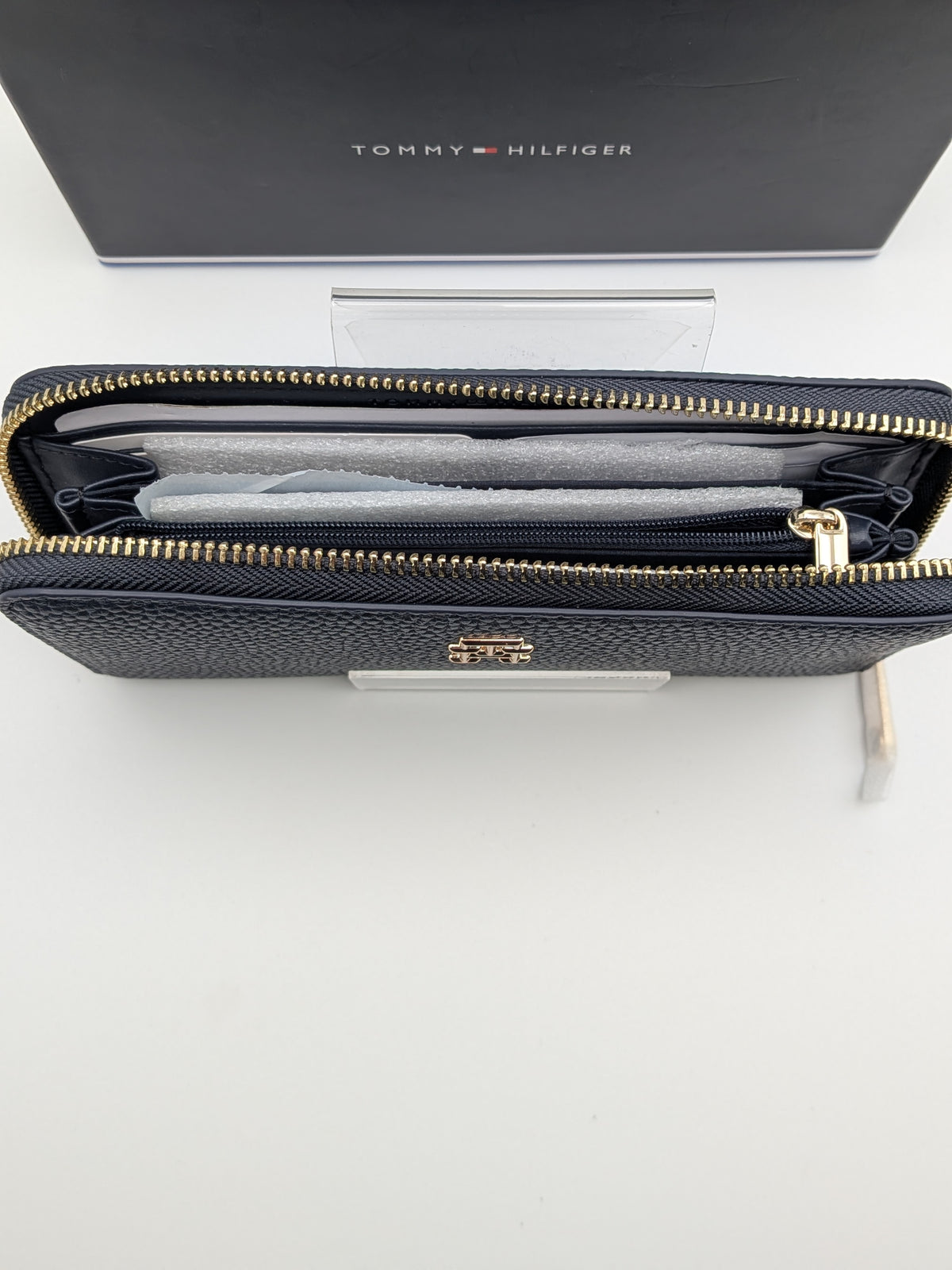 Tommy Hilfiger Emblem Purse, Large, Blue, Grade A