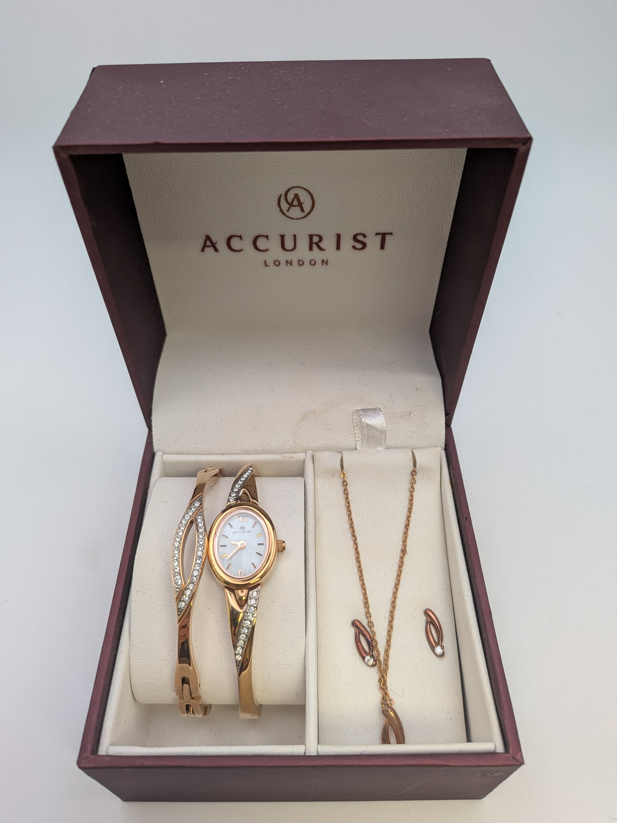 Accurist London Rose gold plated Watch gift set Grade B