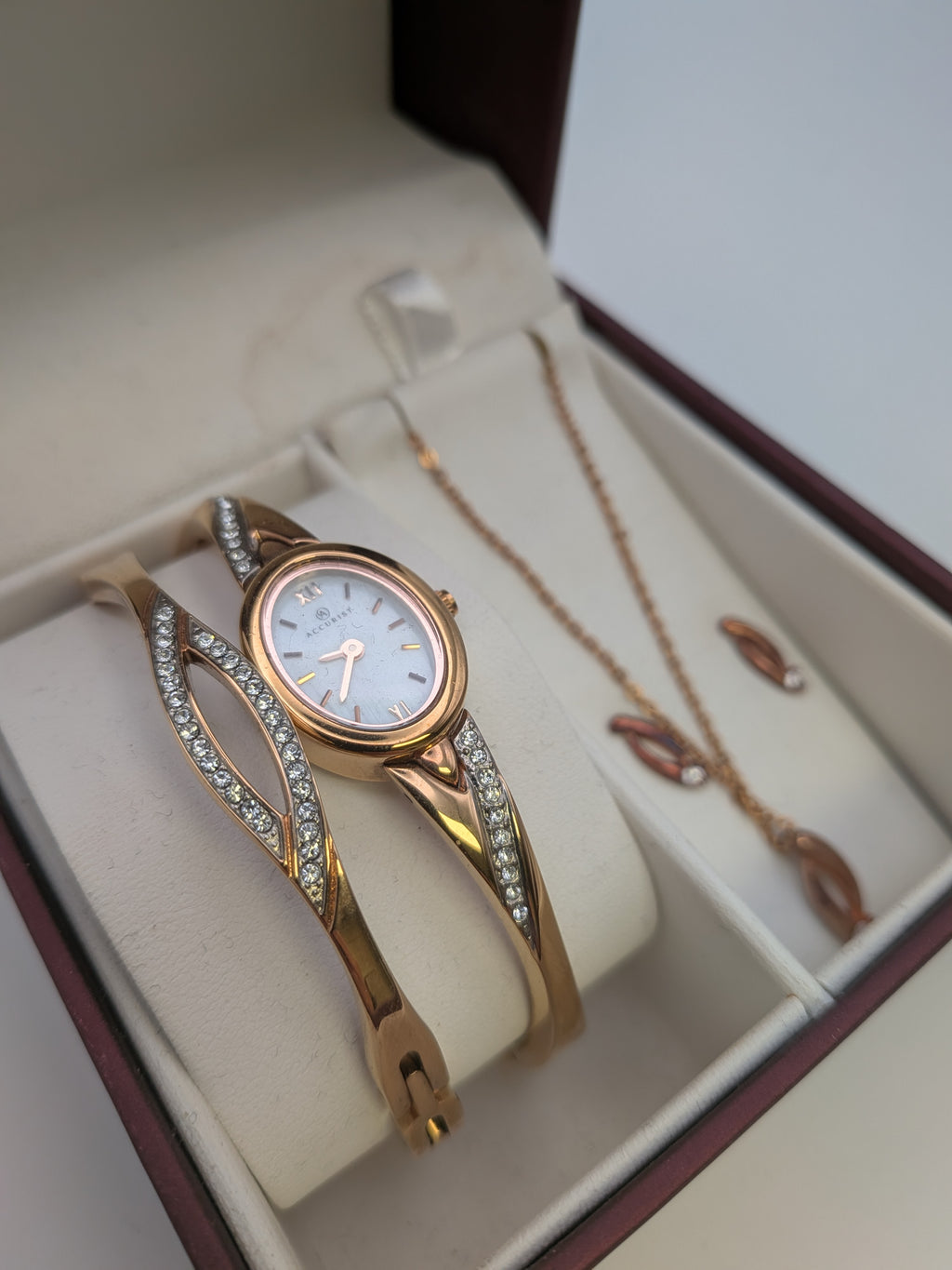 Accurist London Rose gold plated Watch gift set Grade B
