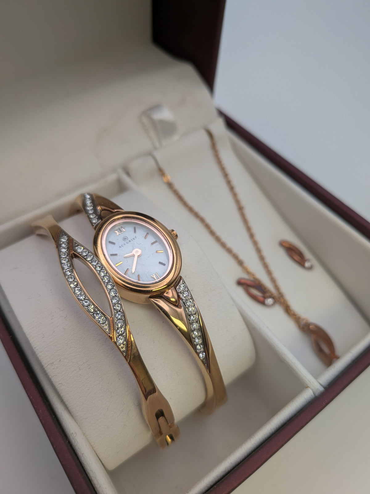 Accurist London Rose gold plated Watch gift set Grade B