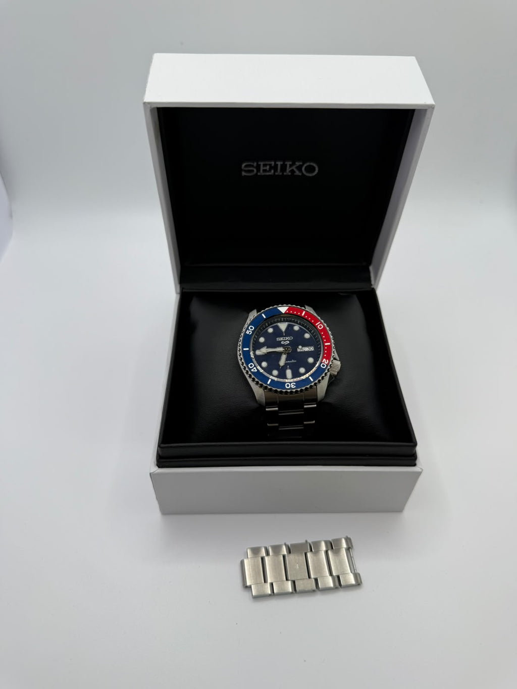 Seiko 5 Sports Watch Automatic, Pepsi Bezel Grade A
