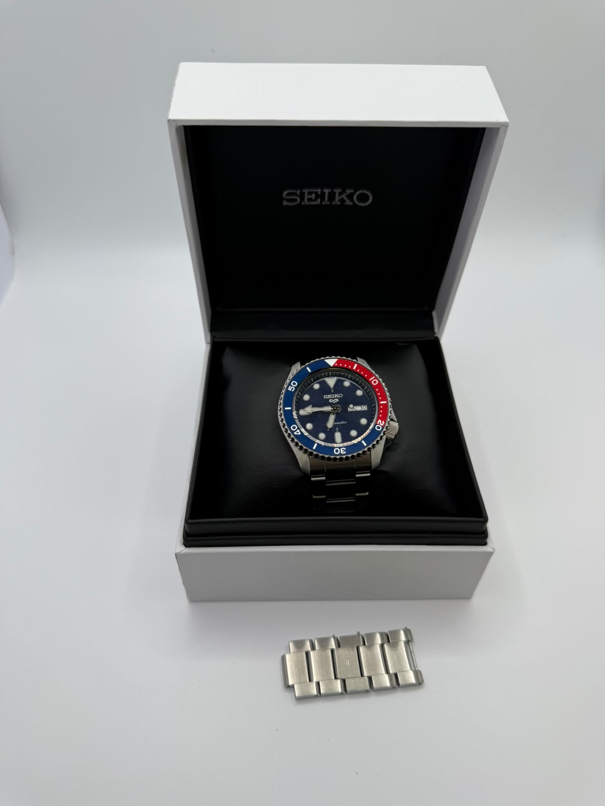 Seiko 5 Sports Watch Automatic, Pepsi Bezel Grade A