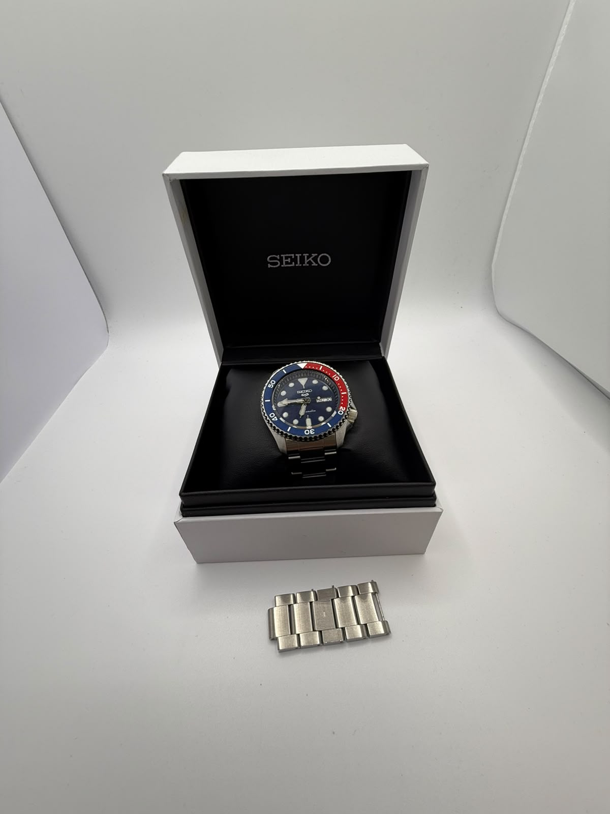 Seiko 5 Sports Watch Automatic, Pepsi Bezel Grade A