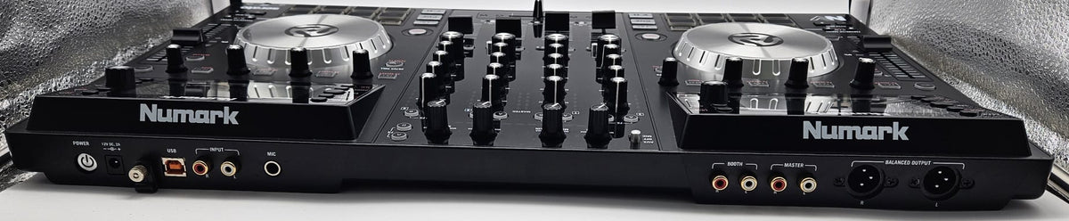 Numark NV2 4Channel DJ Controller, Grade B