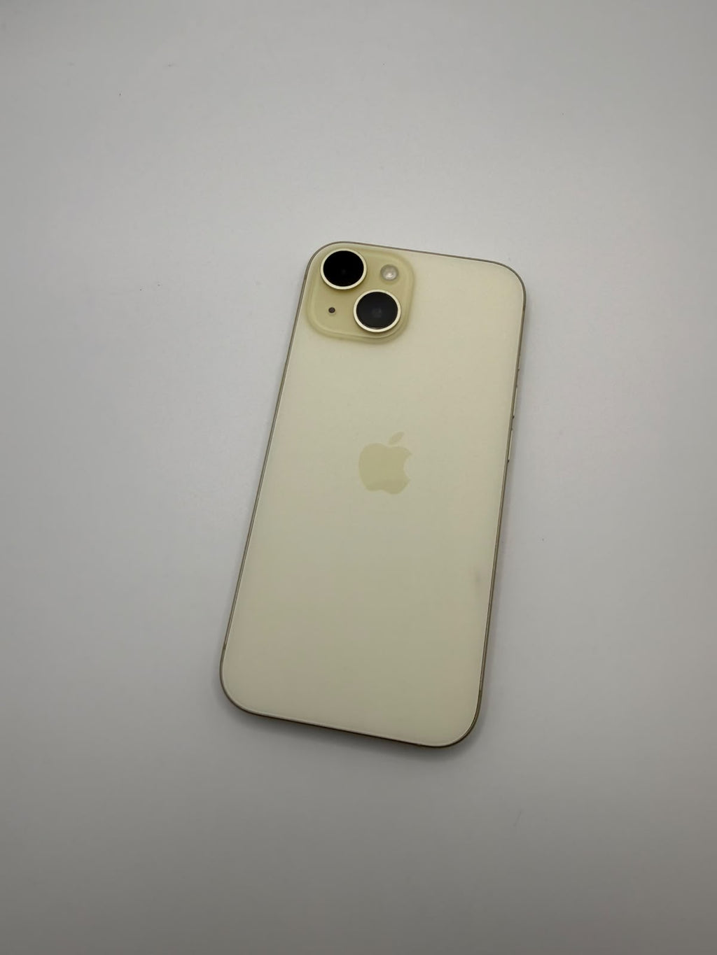 Apple iPhone 15 128GB Yellow, Grade B