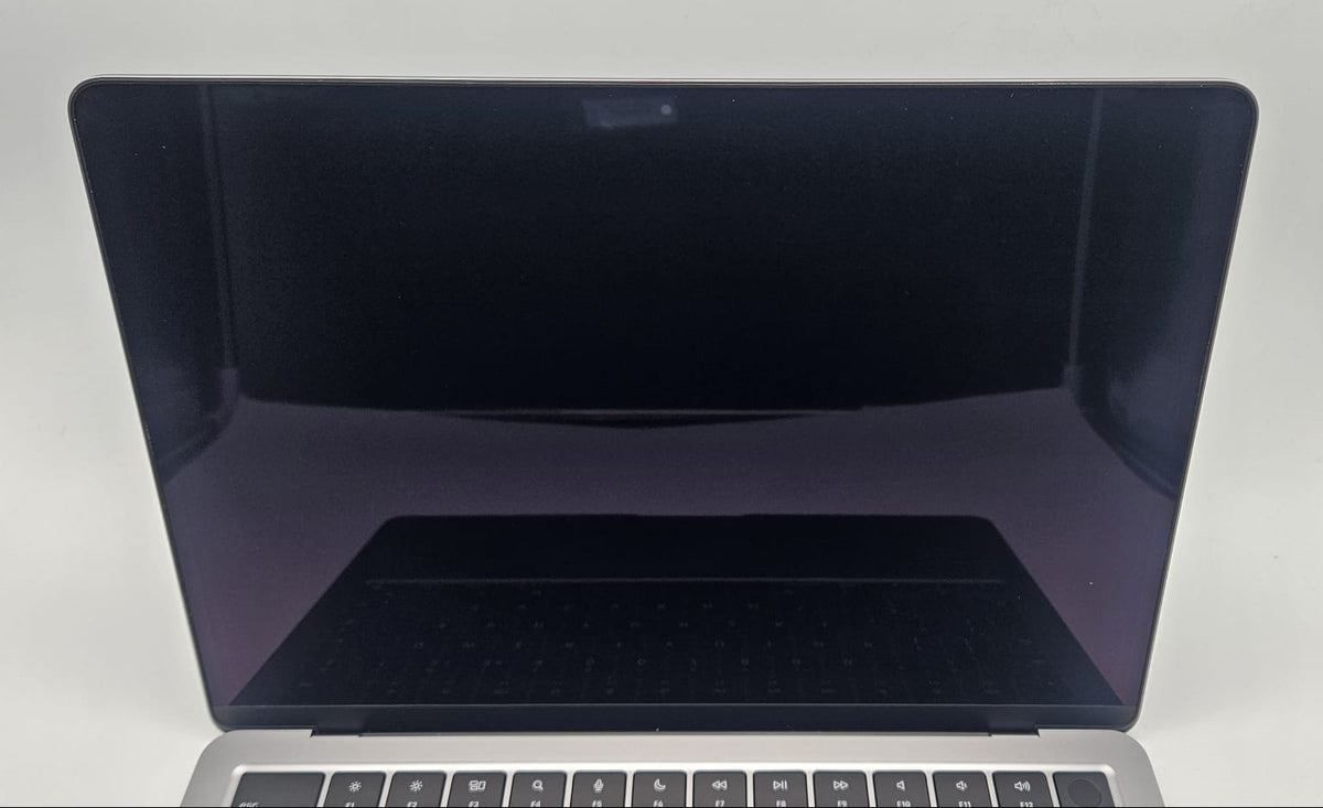Apple Macbook Air 2022, M2 8GB 500GB Laptop, Grade A