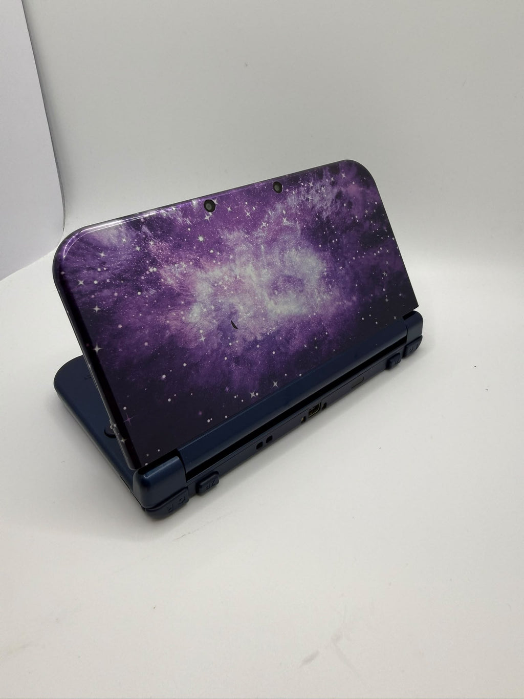 “New” Nintendo 3DS XL Limited Edition Galaxy Style + 8 Games, Grade B