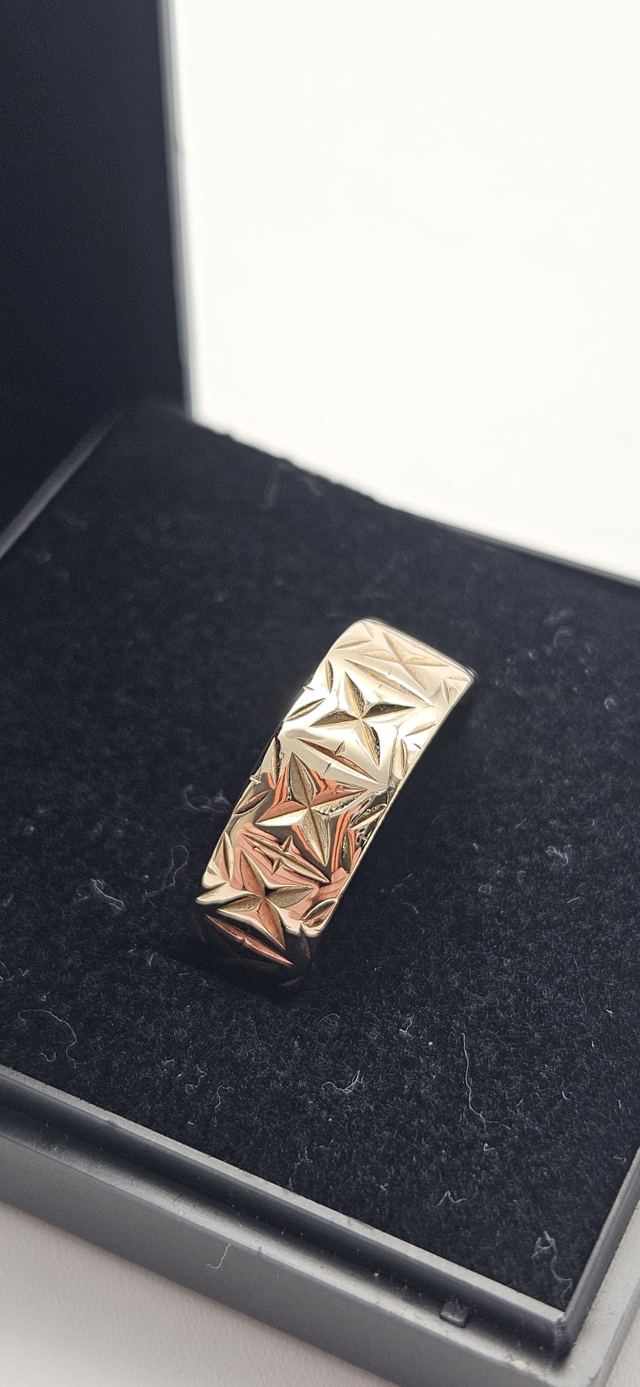 9ct Band Ring , Size M, 3.52g