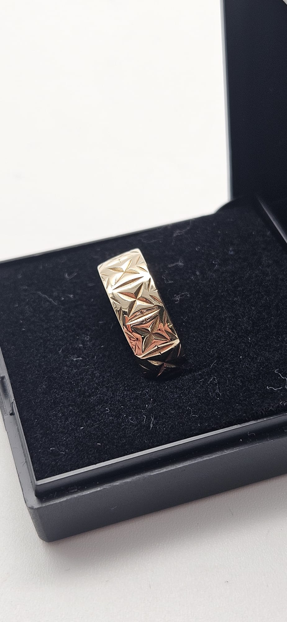 9ct Band Ring , Size M, 3.52g
