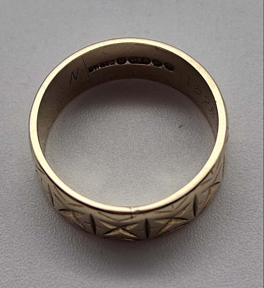9ct Band Ring , Size M, 3.52g