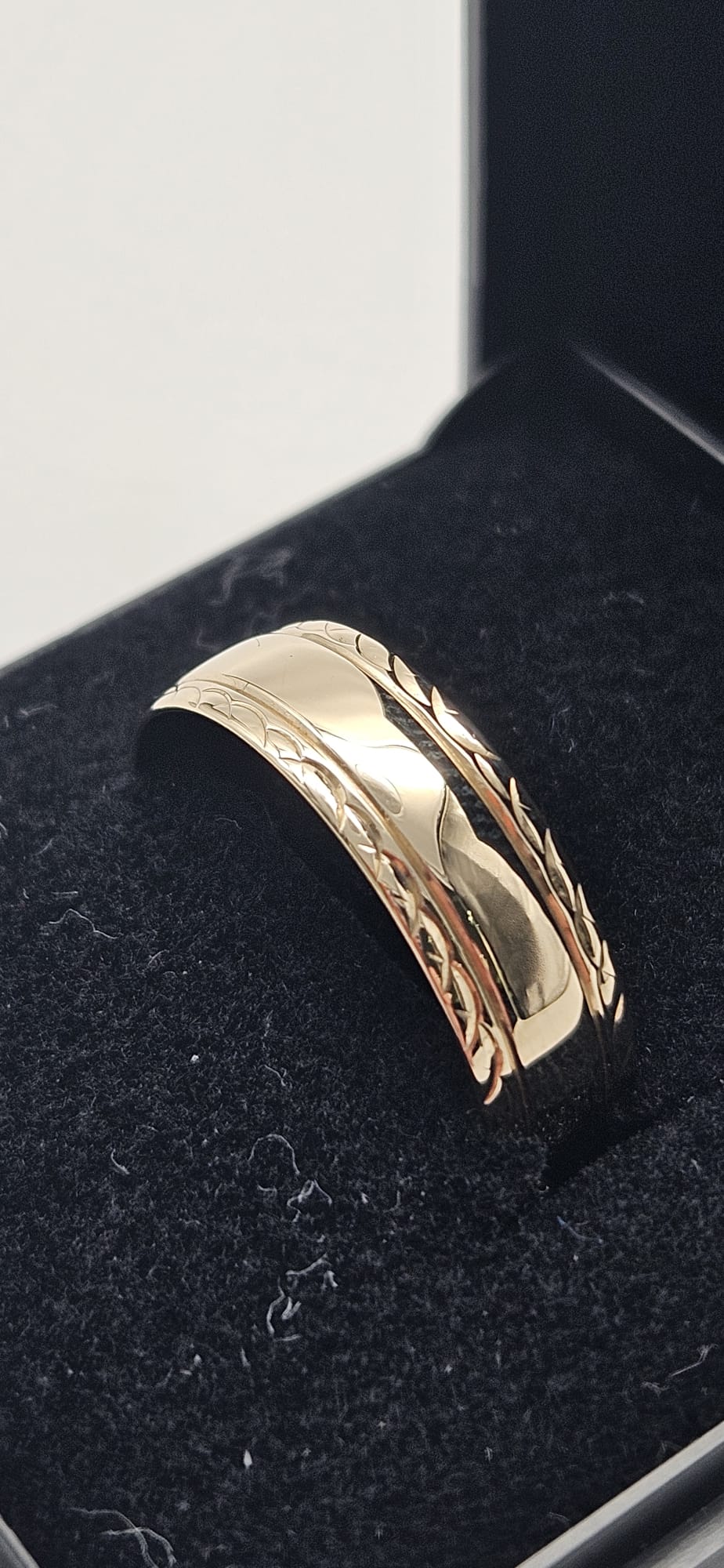 9ct Gold Band Ring, Size S, 2.73g