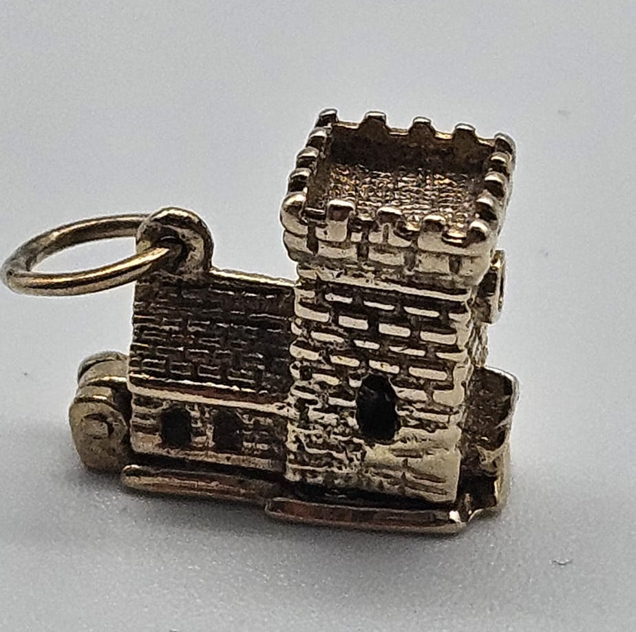 9ct Gold Church Charm , 3.8g