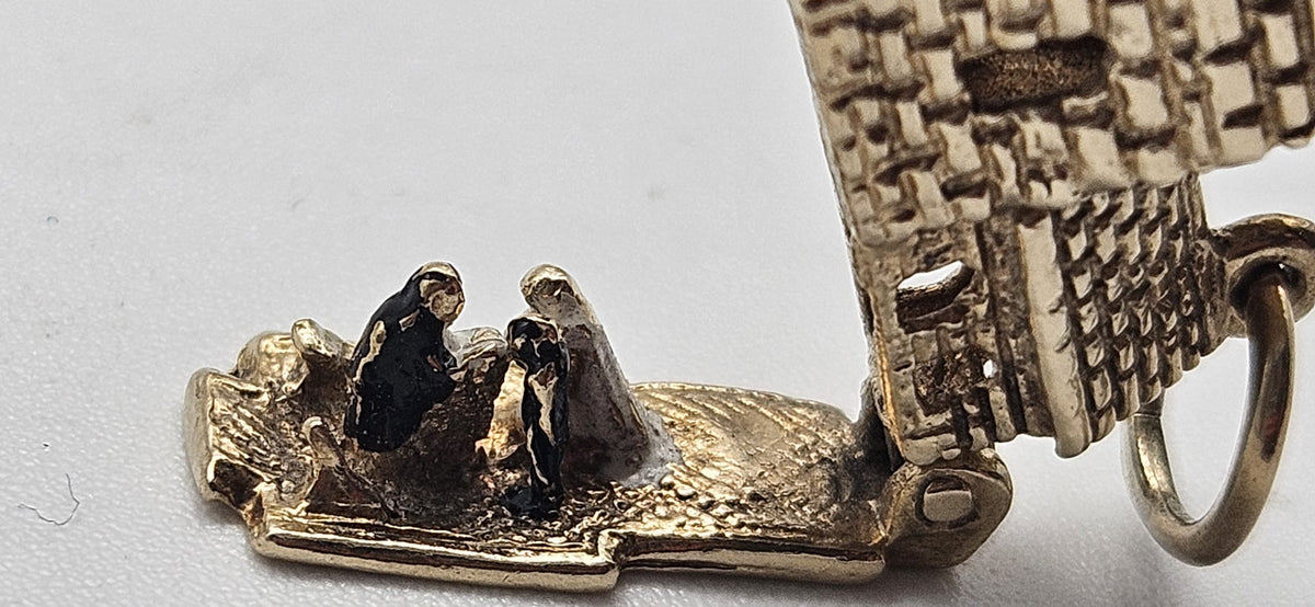 9ct Gold Church Charm , 3.8g