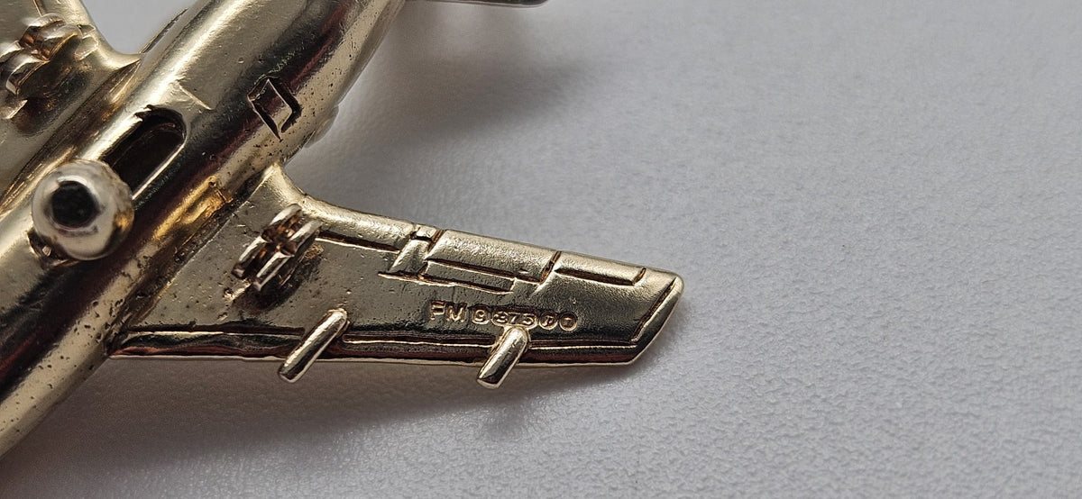 9ct Gold Aeroplane Charm, 6.10g
