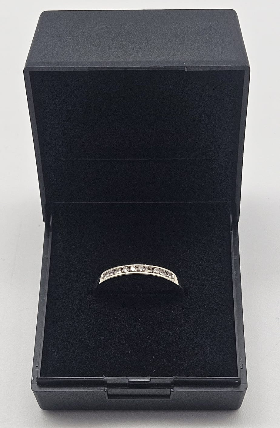 18ct White Gold, Diamond Band Ring, Size N, 2.11g