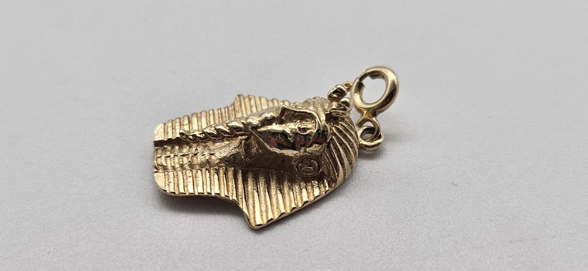 9ct Egyptian Pharoah Charm, 6.36g